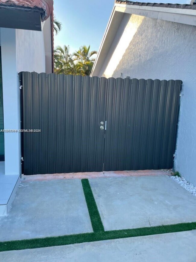 Building Photo - 3872 SW 133rd Pl