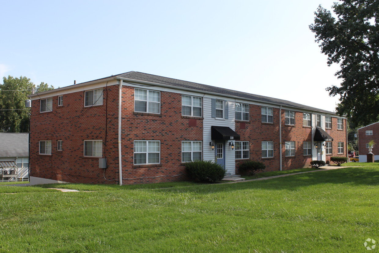 Primary Photo - Maple Manor