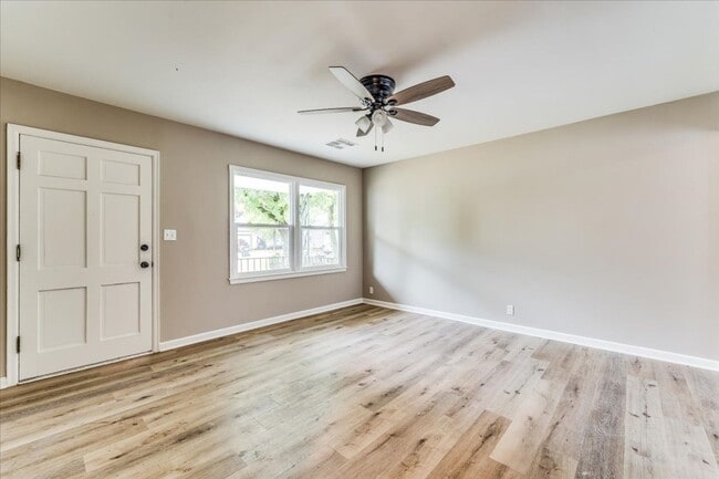 Foto del edificio - Cozy 2 bedroom 1 bathroom in Southeast Wichita