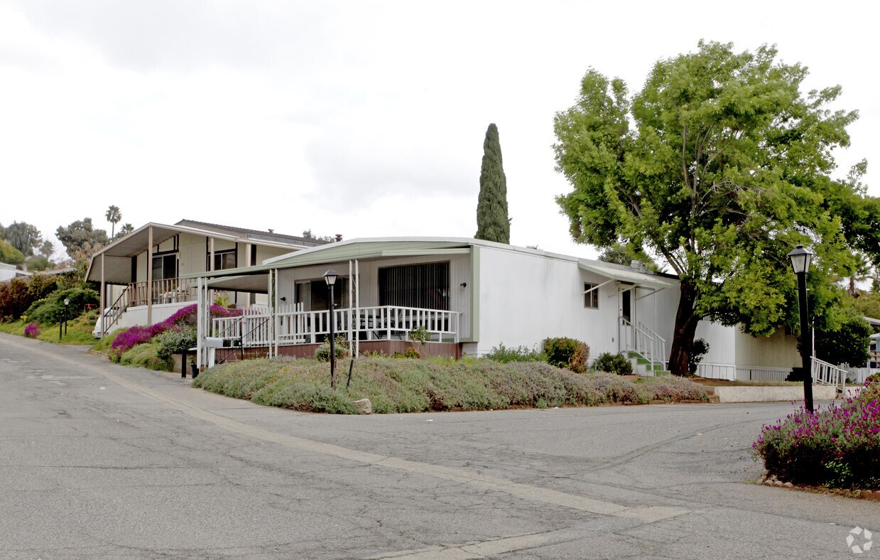 Friendly Hills Mobile Manor Apartments In Escondido