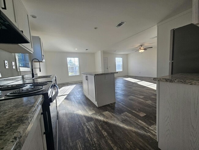 Foto del edificio - 1029 Myakka Dr