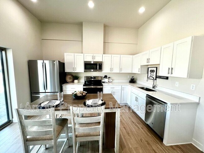 Foto del edificio - 1067 Claude Rd