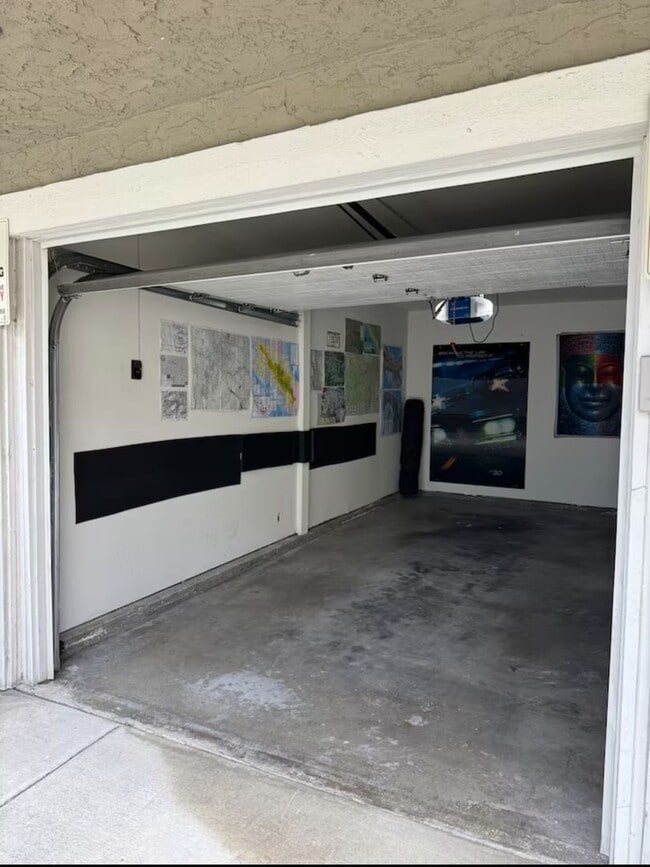 Building Photo - 1064 2nd St