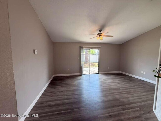 Foto del edificio - 1395 Cox Ave NW