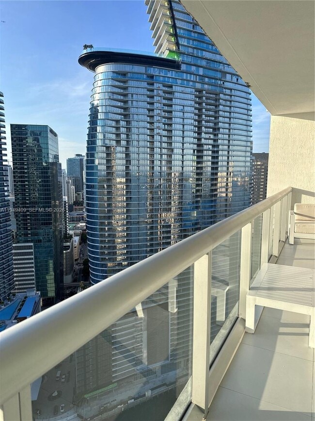 Foto del edificio - 465 Brickell Ave