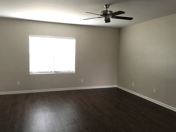 Building Photo - 1006 Lavender Ln