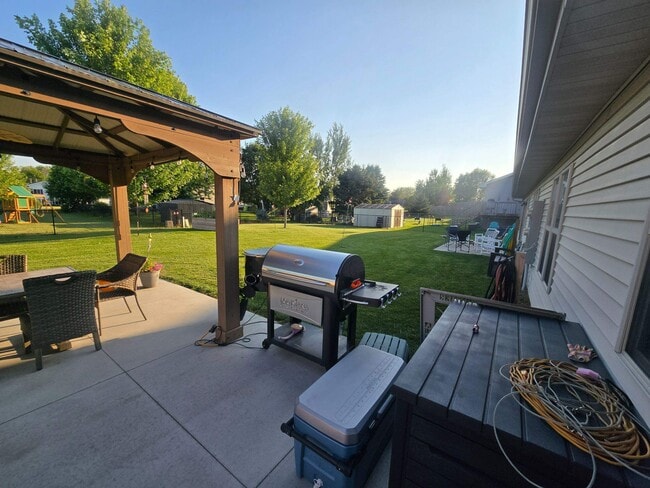 Building Photo - 1934 W 6th St