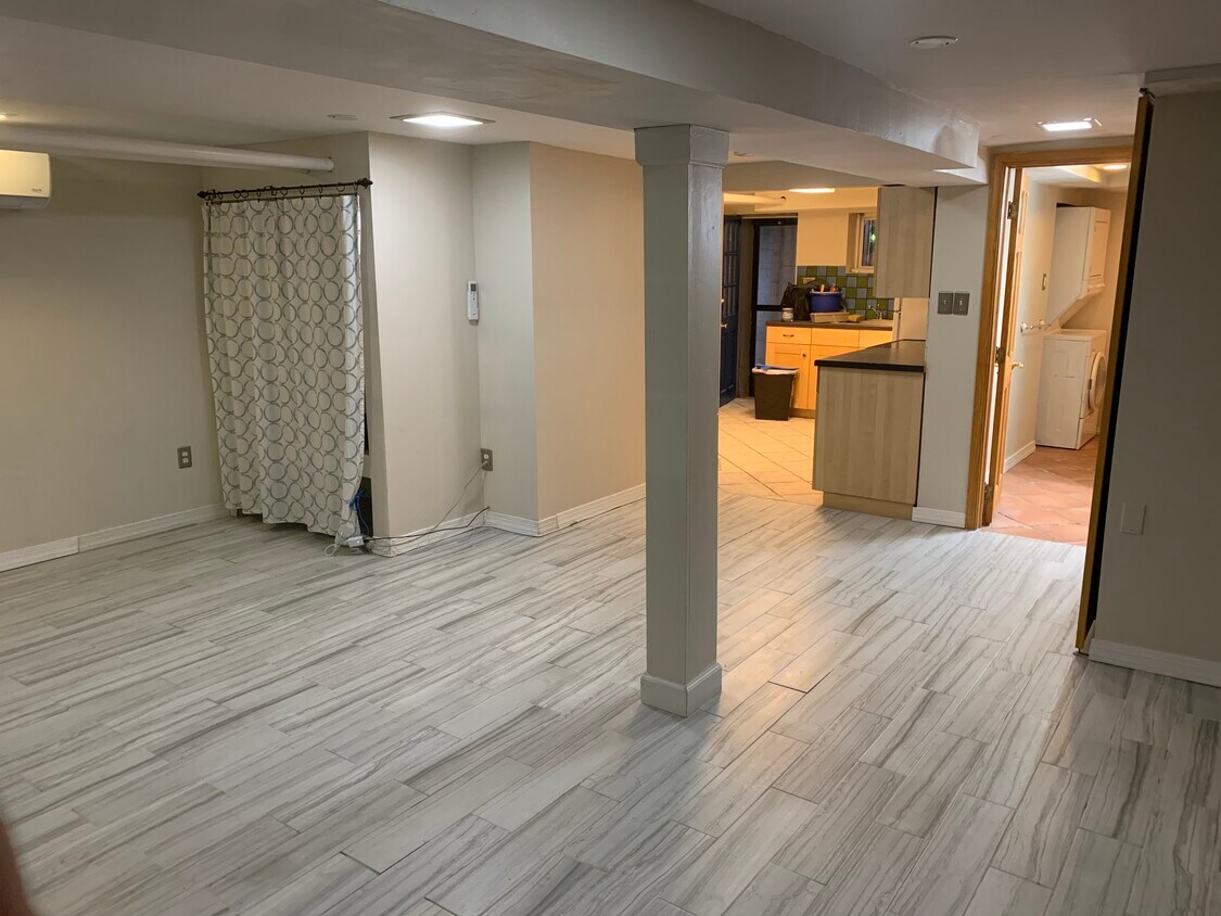 Foto principal - 1221 F St NE