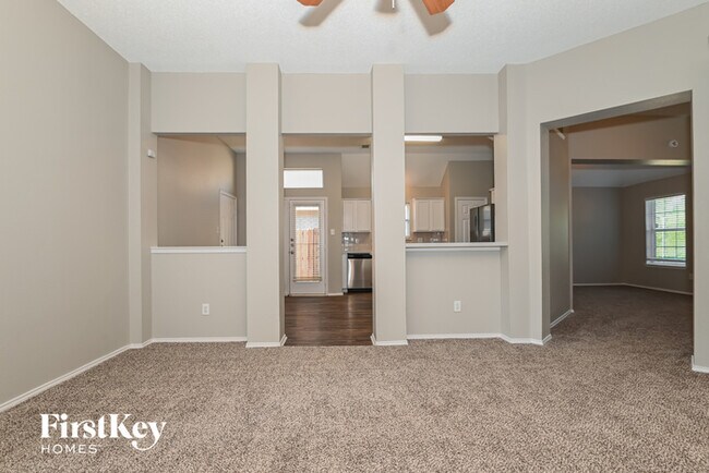 Foto del edificio - 925 Parkwood Trail