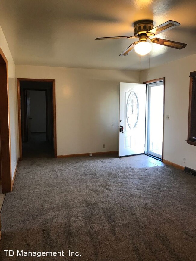 Building Photo - 3 br, 1 bath House - 109 N Youngblood