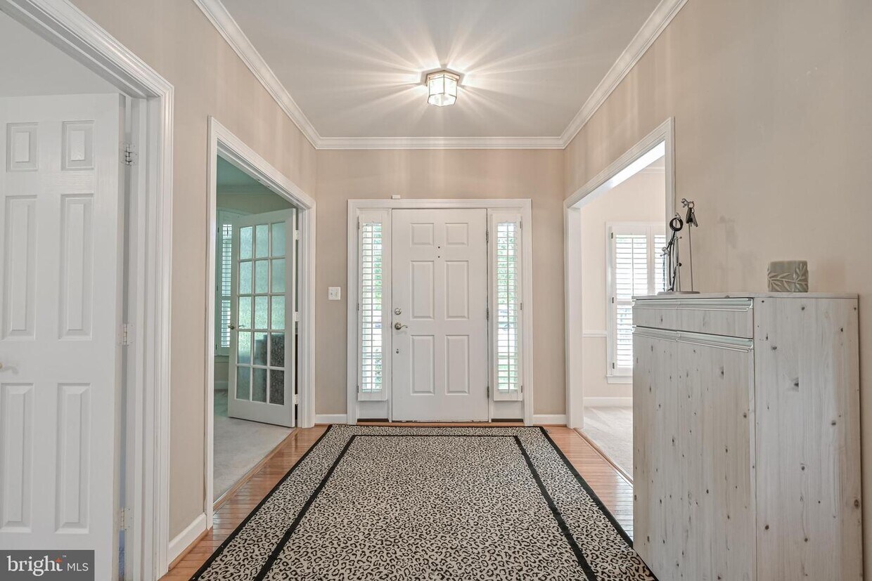 Primary Photo - 14615 Cedar Knoll Dr