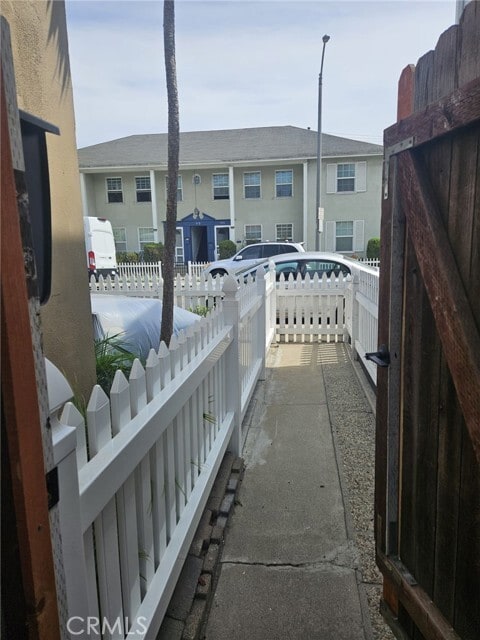 Foto del edificio - 125 Bennett Ave
