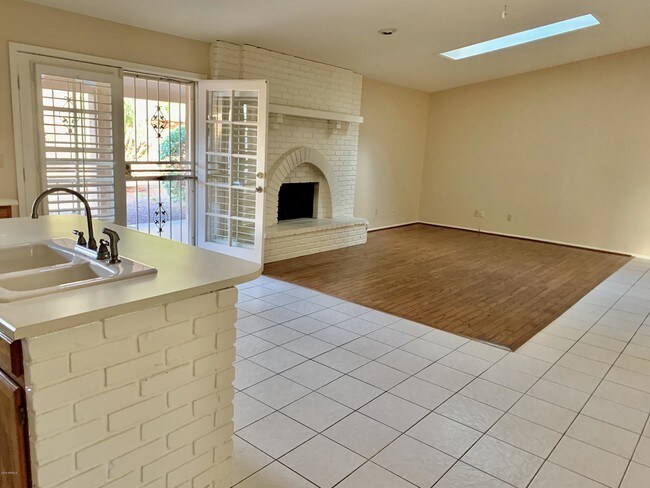 Building Photo - 836 E Forest Hills Dr