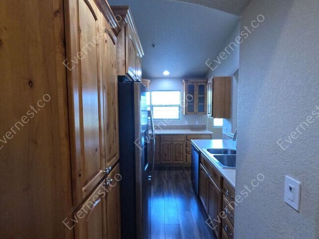 Foto del edificio - 4101 Crittenton Ln