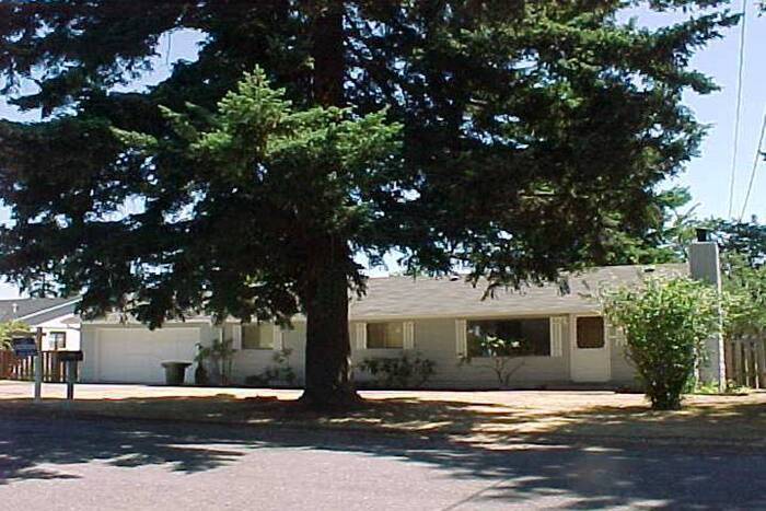 Primary Photo - Nice 3 Bedroom Rambler in Tacoma!