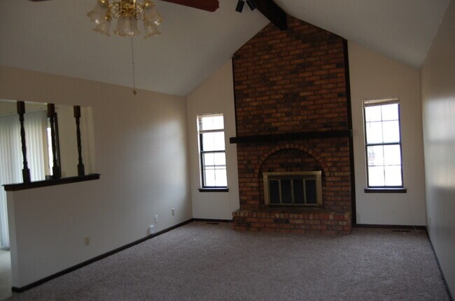 Building Photo - 7300 NW 78th St