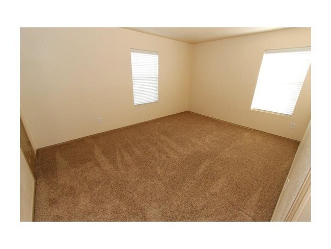 Building Photo - 1400 Puerto Lago Dr