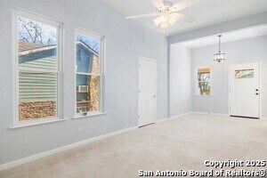 Foto del edificio - 109 Blue Bonnet St