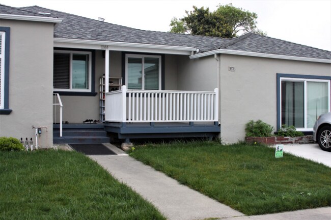 Building Photo - 1244 Seeley St