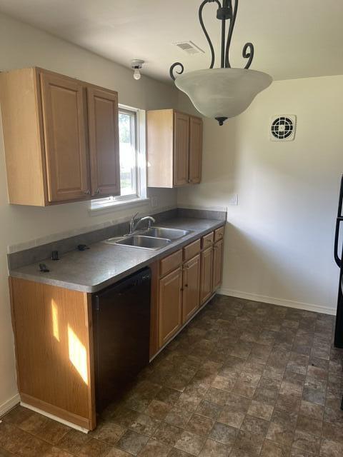 Foto del edificio - 8375 Hillcrest Blvd