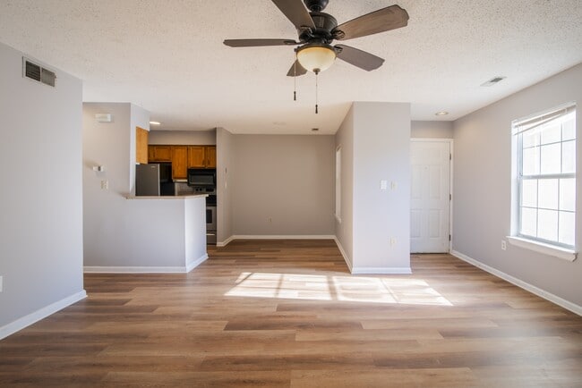 Photo - 8117 Tremaine Ct Townhome