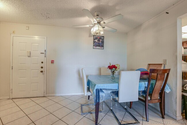Building Photo - 5570 NW 44th St