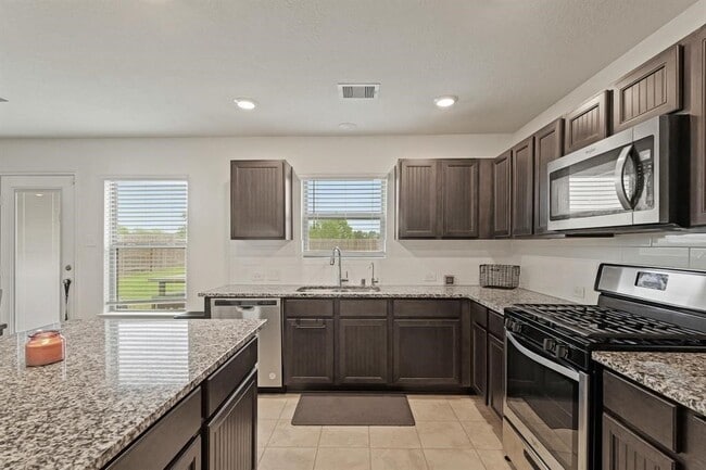 Foto del edificio - 4826 Hickory Deer Ln