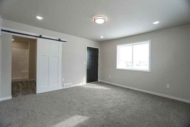 Foto del edificio - 8068 Goldfinch Dr