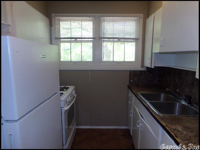 Building Photo - 6601 Kavanaugh Pl