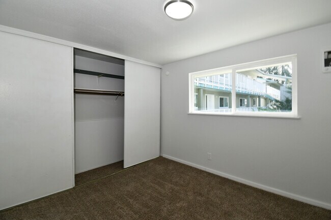 Foto del edificio - 5820 200th St SW