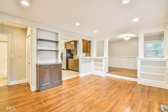 Foto del edificio - 1911 La Dawn Ln NW