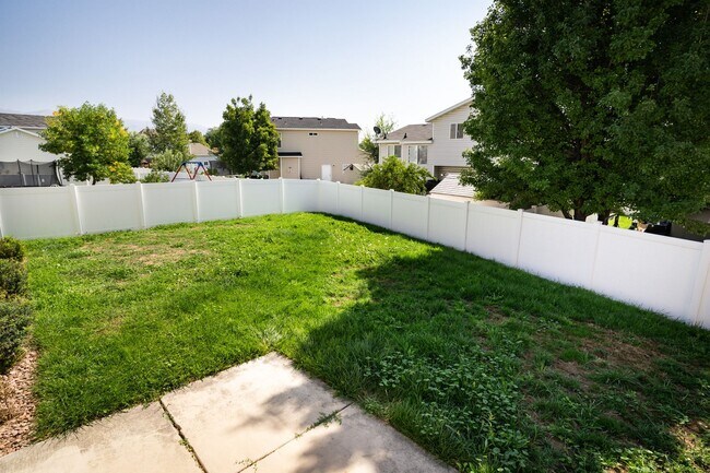 Building Photo - Amazing Single Family Home for Rent in Cle...