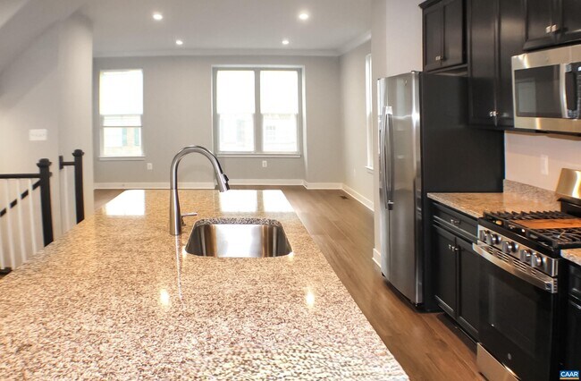 Foto del edificio - 2061 Lockwood Dr