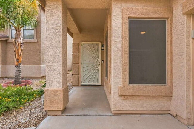 Building Photo - 7500 E Deer Valley Rd