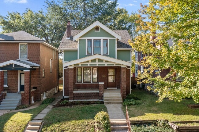 Building Photo - Hi-Pointe Adjacent House!