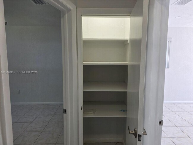 Foto del edificio - 965 NW 10th St