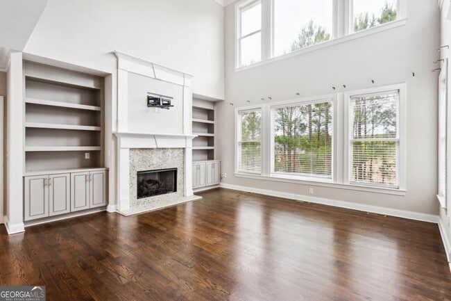 Building Photo - 4402 Income Cir