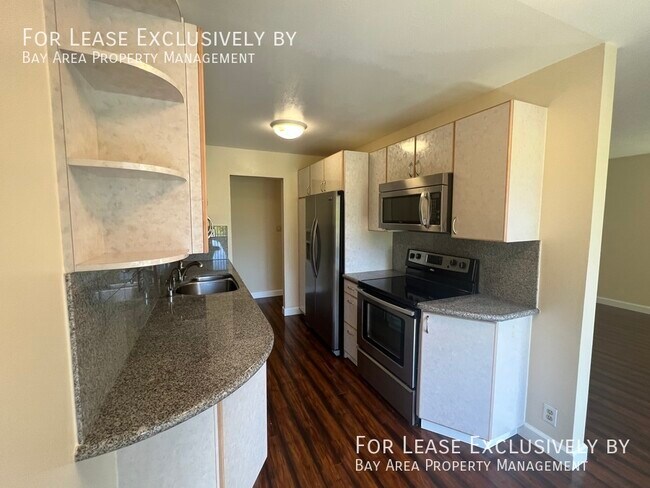 Building Photo - Large, sunny 3 BR / 2 Bath in Foster City!