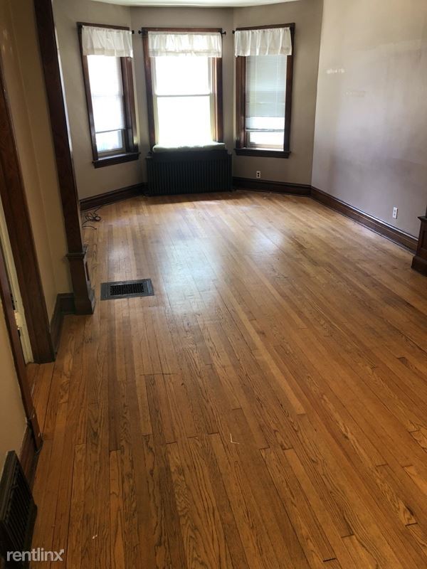 Foto del edificio - 2170 W Windsor Ave