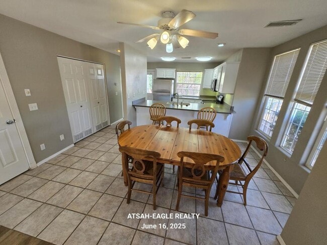 Building Photo - 1200 Glen Canyon Dr