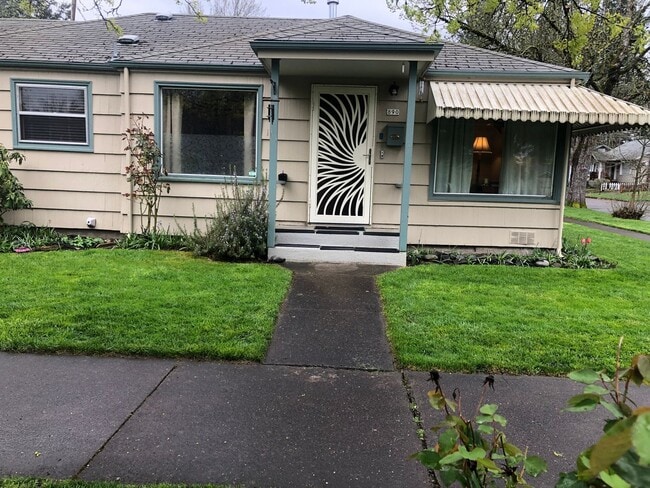Photo - Terrific 2 Bedroom Bungalow in Jefferson W... House