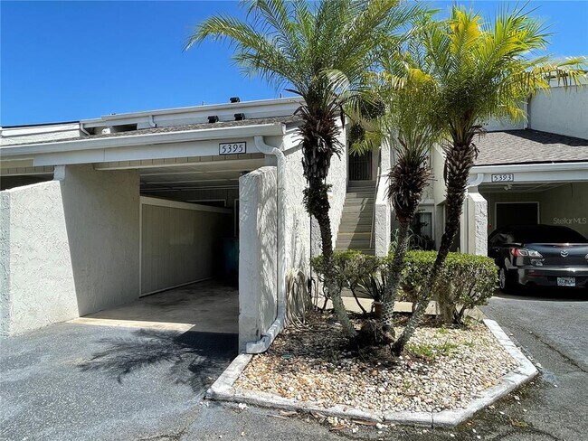 Building Photo - 5395 Vineland Rd