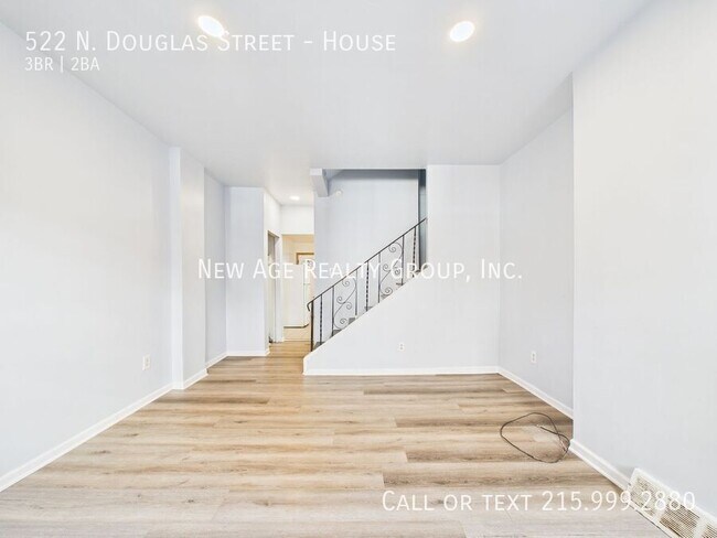 Foto del edificio - 522 N Douglas St