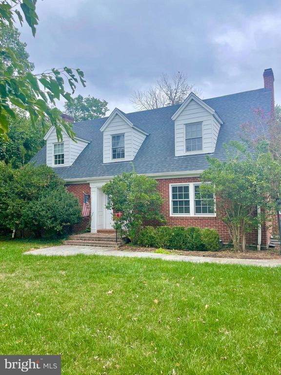 Foto del edificio - 9309 Main St