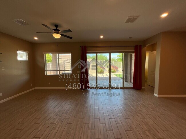 Foto del edificio - 517 S 197th Ln