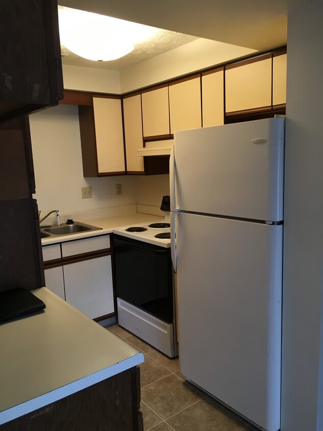 Foto del edificio - 170 Portage S St