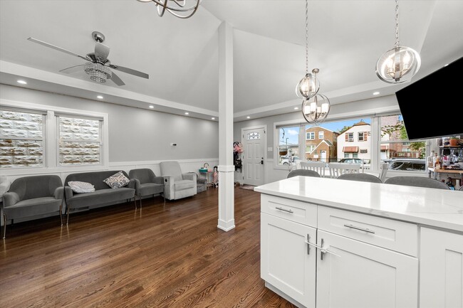 Foto del edificio - 7457 64th St