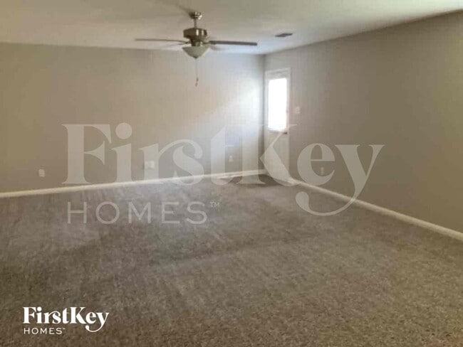 Building Photo - 179 Aster Dr