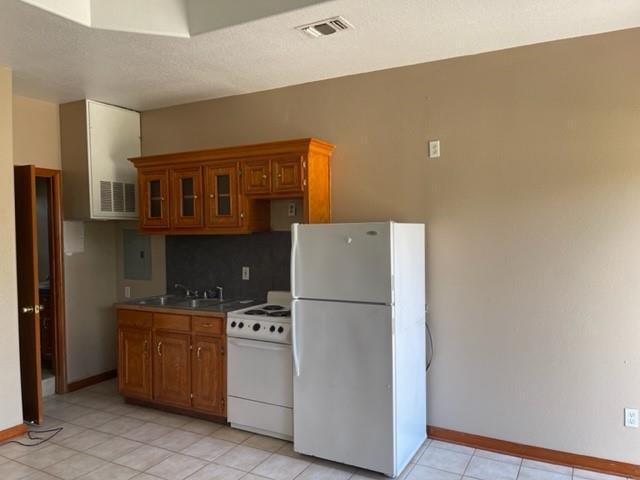 Building Photo - 37549 Meadowview Dr