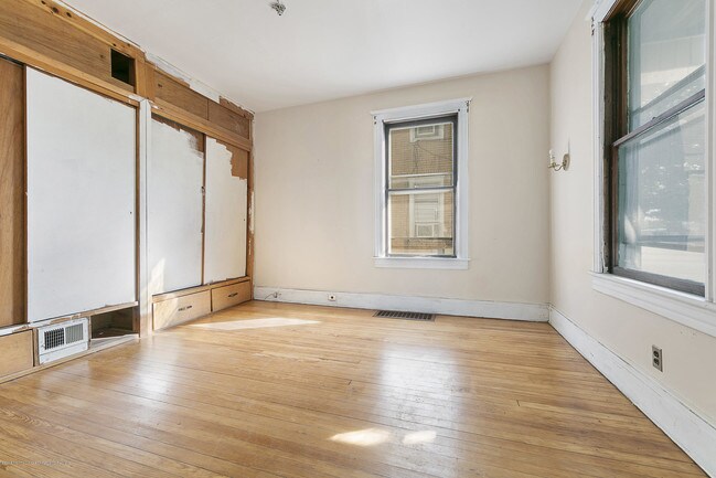 Foto del edificio - 28 Rector Pl